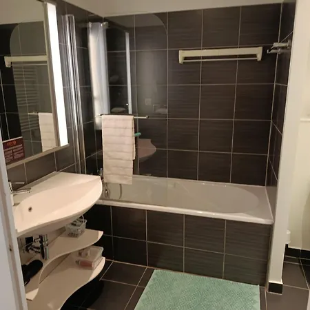 Au Pied De L'orne Apartment