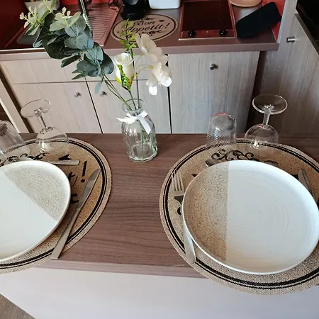 Au Pied De L'orne * Caen