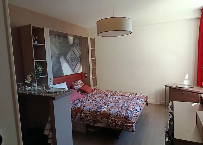 Au Pied De L'orne Апартаменты