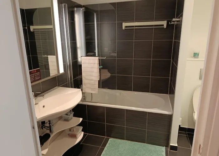 Au Pied De L'orne 아파트